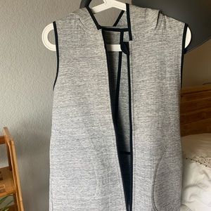 Lululemon reversible gray vest, size 6